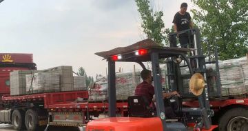 威海 黄金麻冰裂纹，地铺石装车