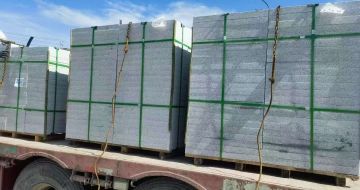 威海 芝麻白花岗岩地铺石装车日常