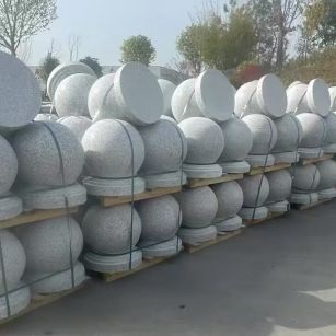 威海 白麻花岗岩石材圆球，石球，挡车球，隔离球，景观石球，风水球等