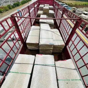 威海 黄金麻花岗岩荔枝面，光面毛板装车完成