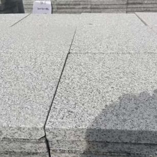 威海 白麻花岗岩石材推荐 荔枝面地铺石