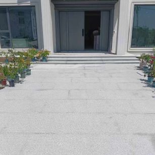 威海 芝麻白花岗岩地铺石地面铺装