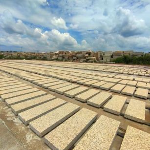 威海 黄金麻花岗岩荔枝面地铺石防护中