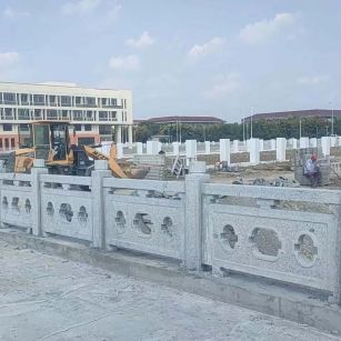 威海 白麻花岗岩荔枝面河道栏杆