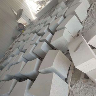 威海 白麻花岗岩异形坐凳