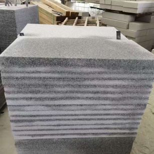 威海 芝麻白5公分火烧地铺成品，900*400，规格可定制