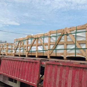 威海 芝麻白花岗岩地铺石出口专车-泰国游