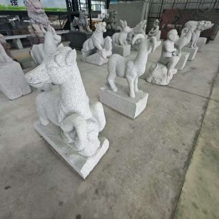 威海 芝麻白花岗岩造型立体雕刻——十二生肖