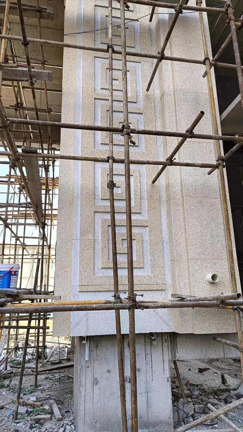 威海 黄金麻花岗岩别墅外墙干挂回纹造型效果