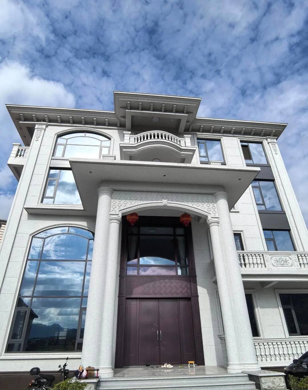 威海白麻别墅外墙干挂石材效果示例