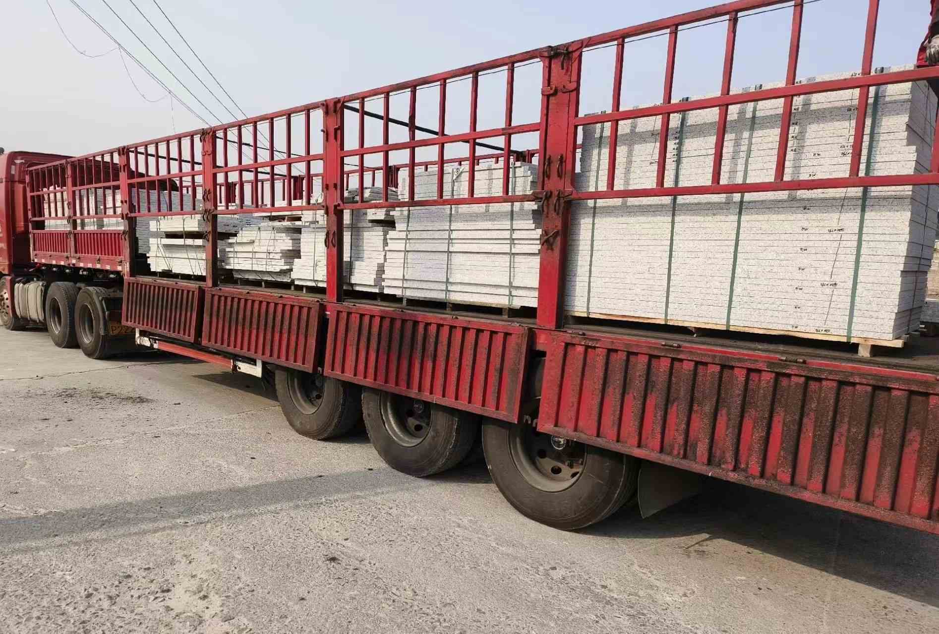 威海 白麻荔枝面外墙干挂，工厂装车日常