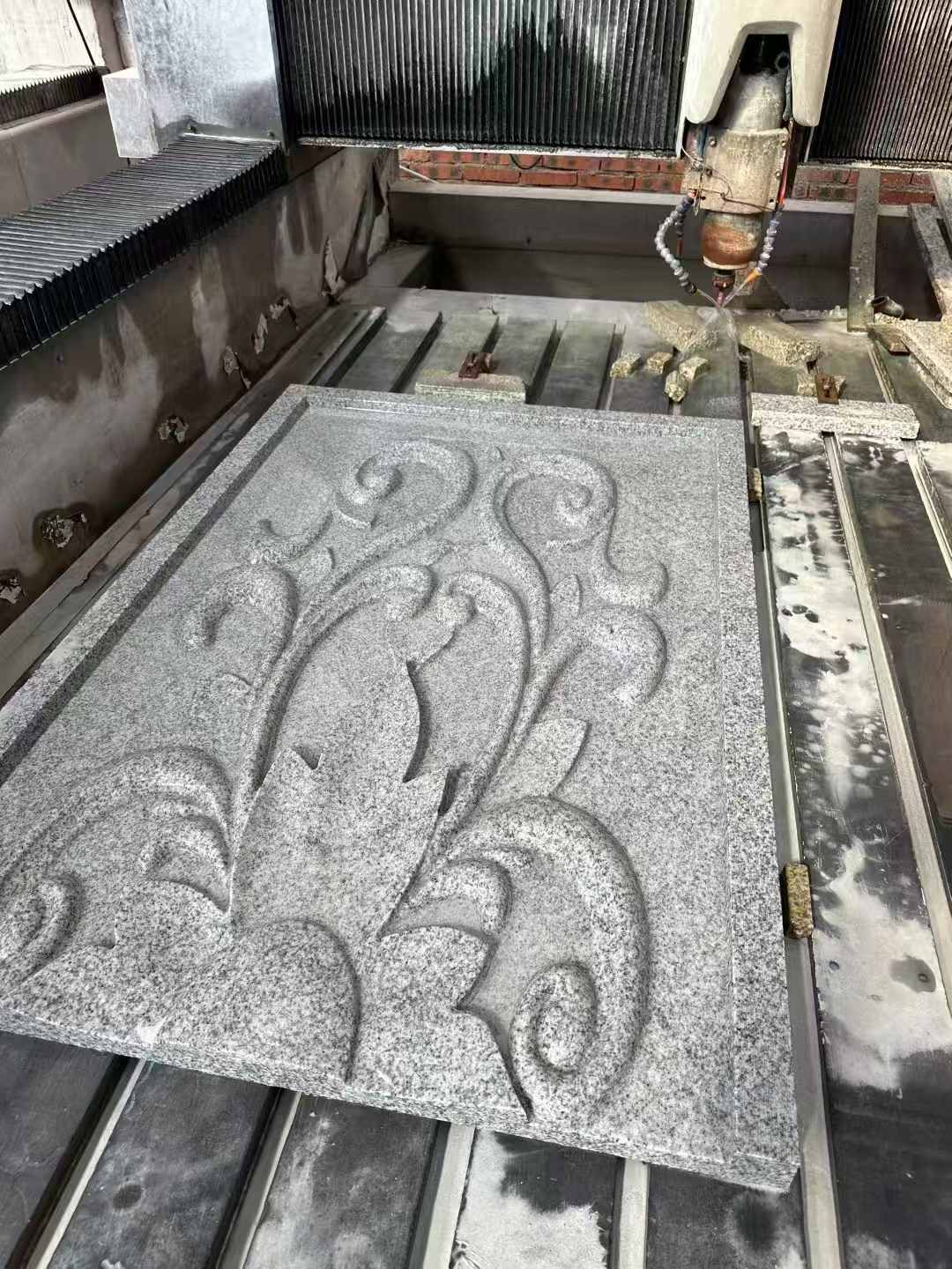 威海 白麻别墅干挂雕花板