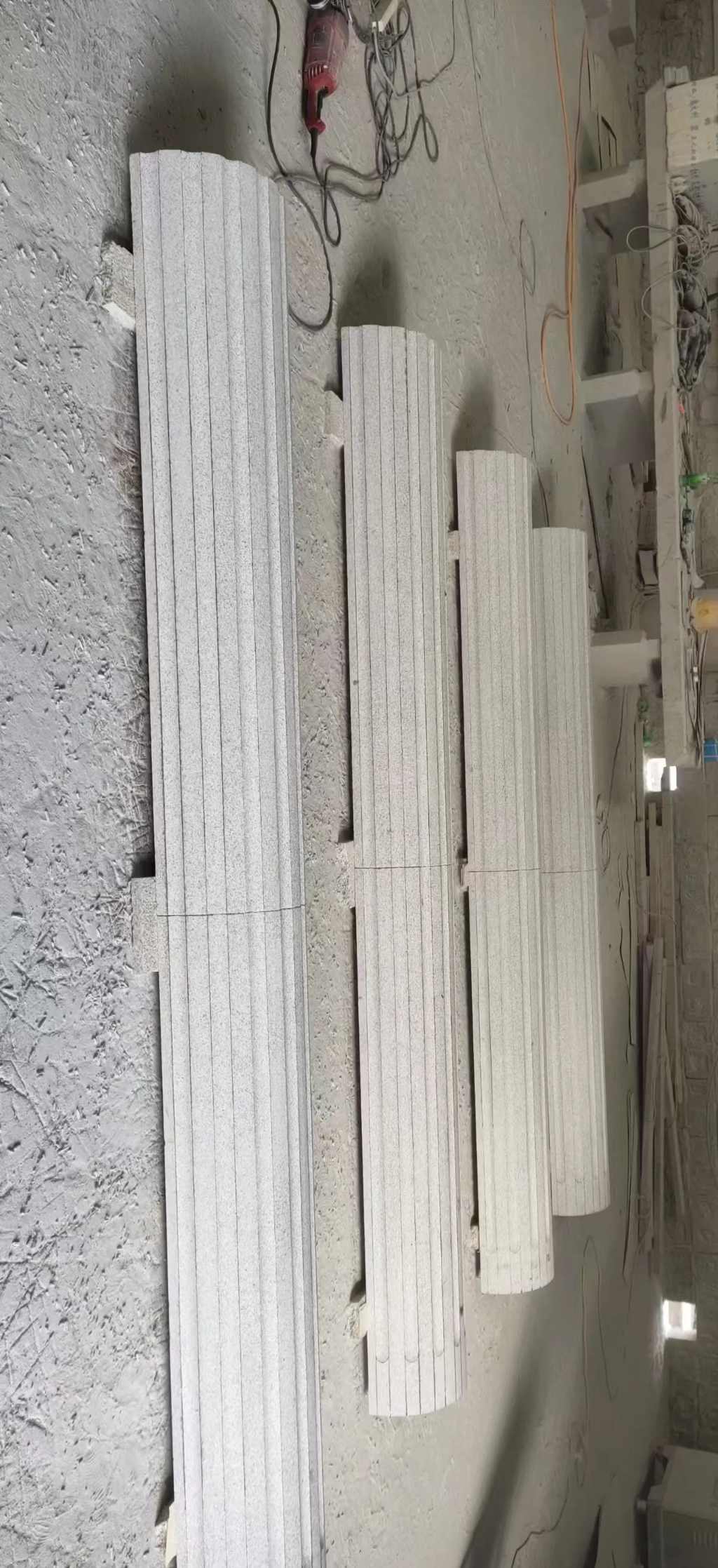 威海 花岗岩厂家带你看白麻花岗岩门楼大柱柱皮