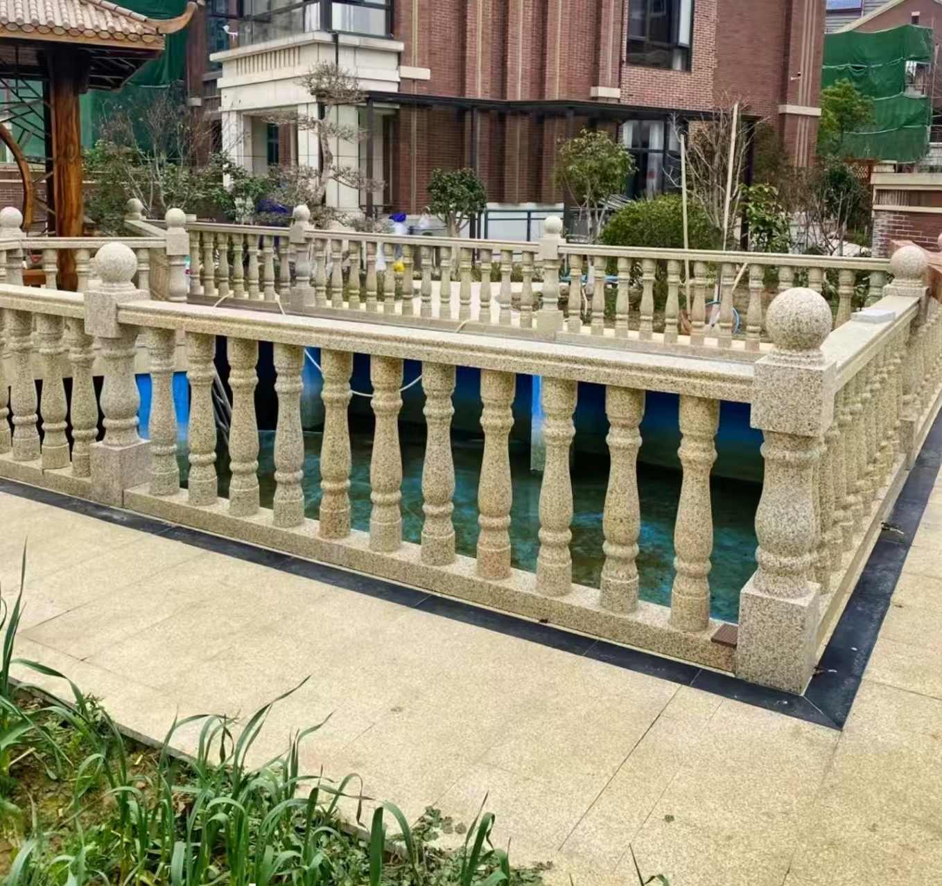 威海黄金麻花岗岩石材栏杆，扶手，将军柱，花瓶柱