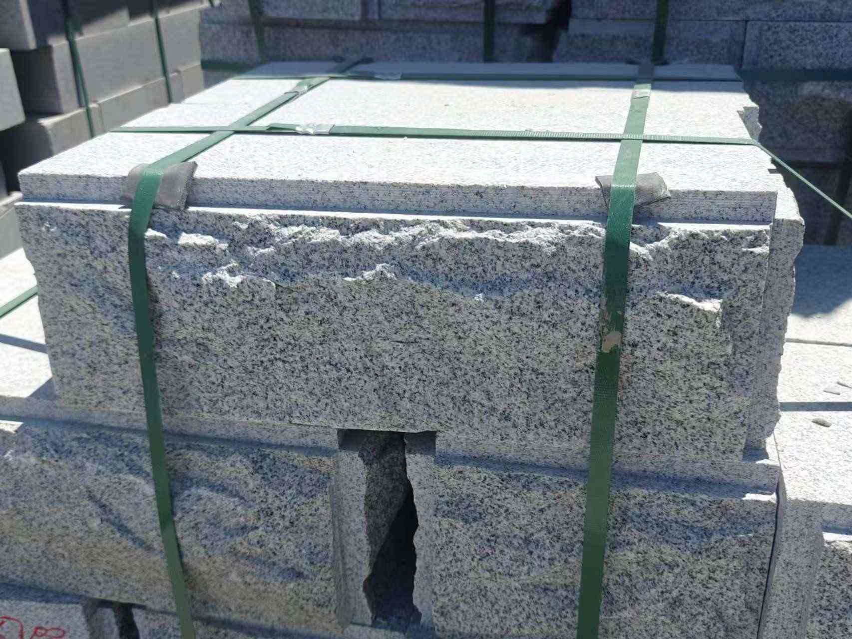 威海 芝麻白花岗岩自然面成品