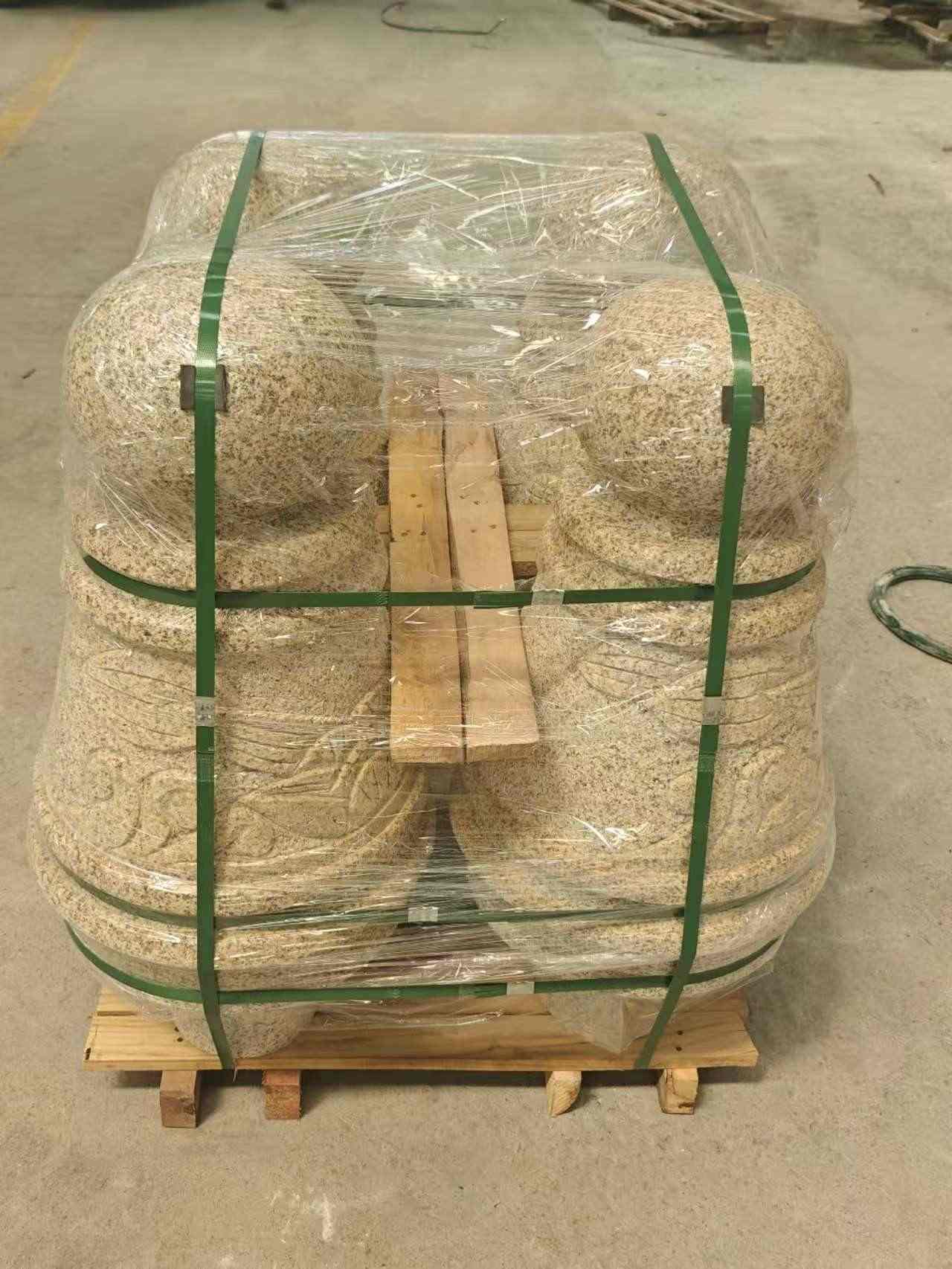 威海 黄金麻异形定制雕花——棒棒糖挡车柱