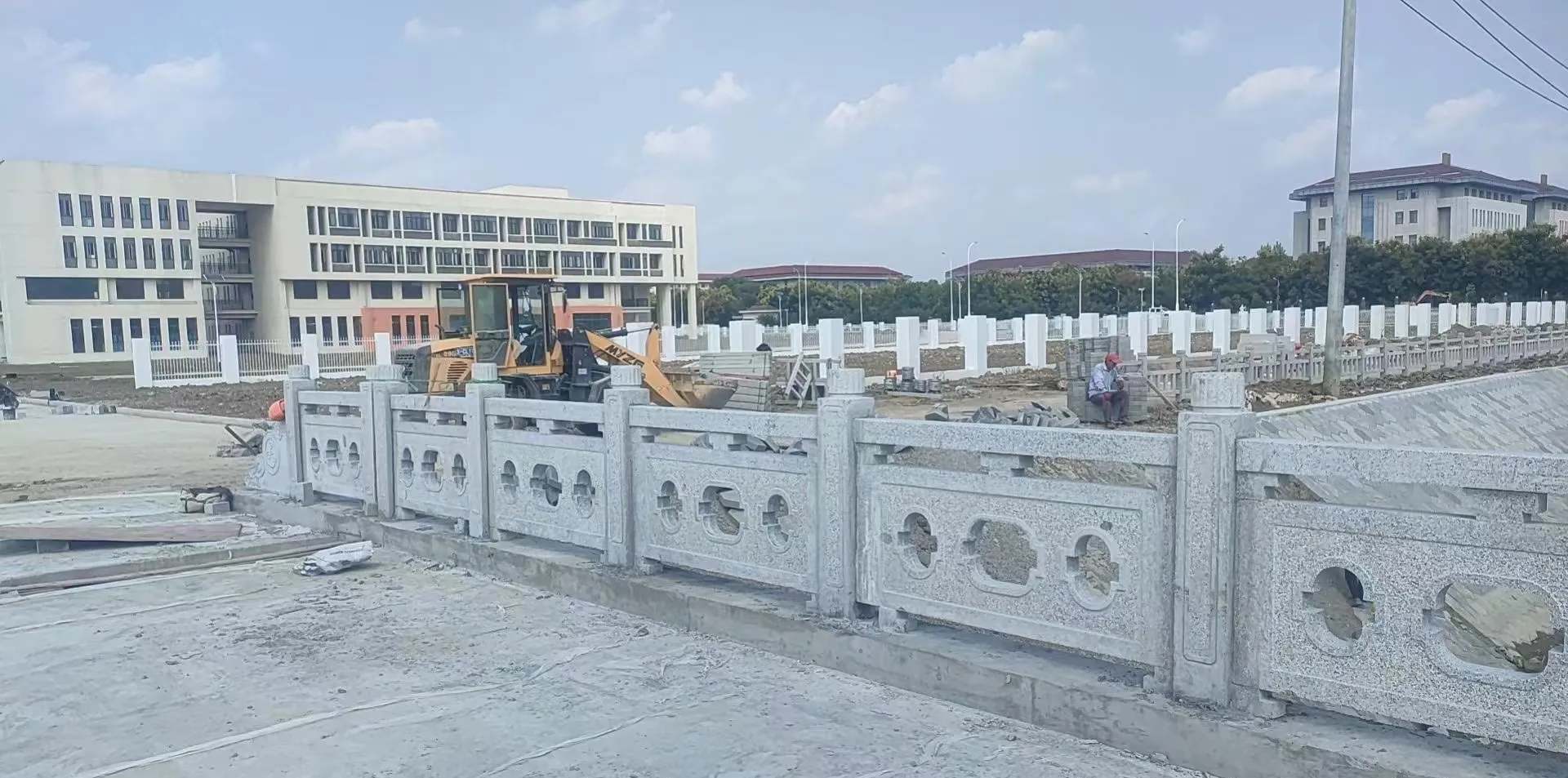 威海 白麻花岗岩荔枝面河道栏杆