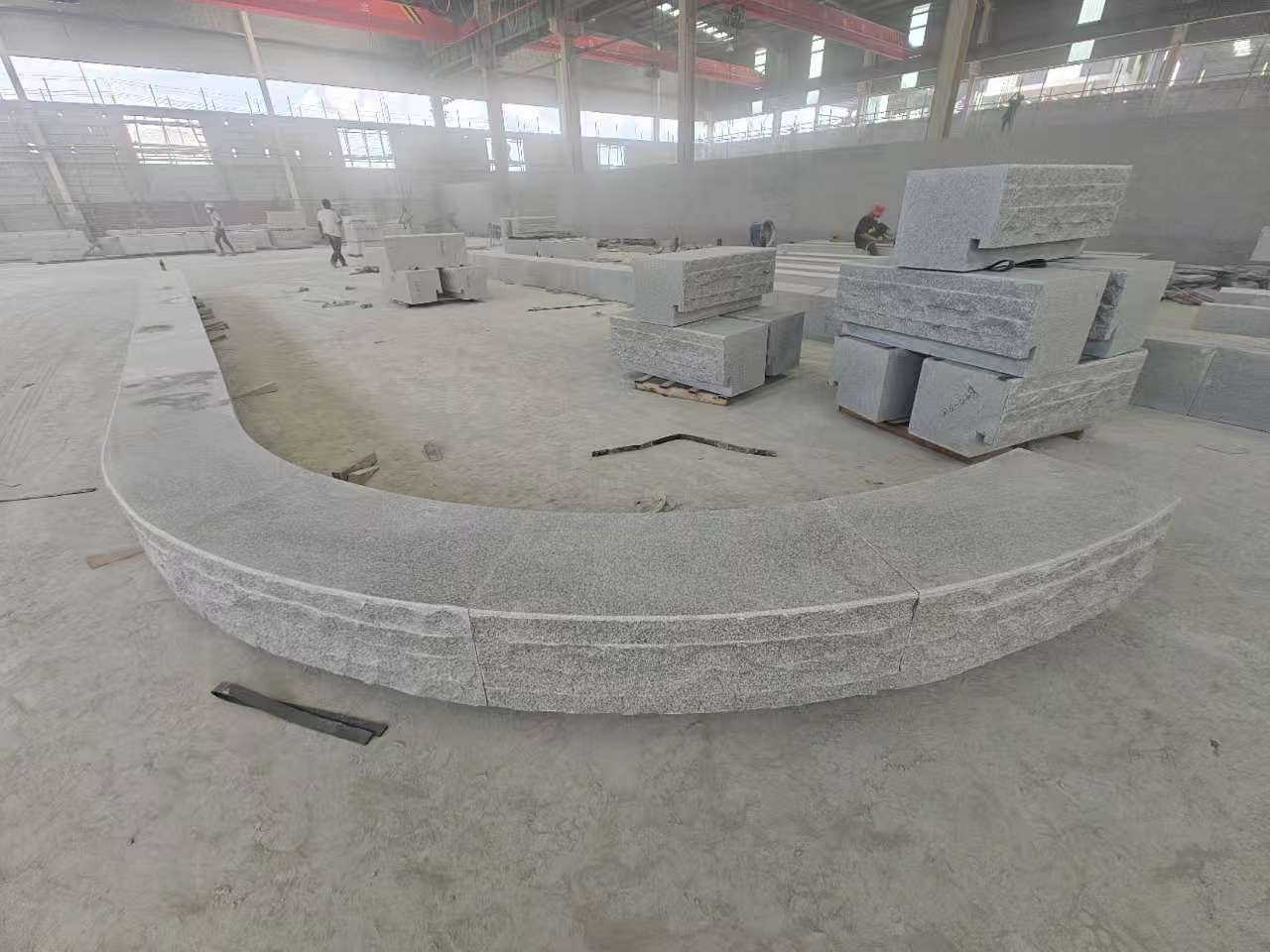 威海 芝麻白异形坐凳，自然面光面弧形加工