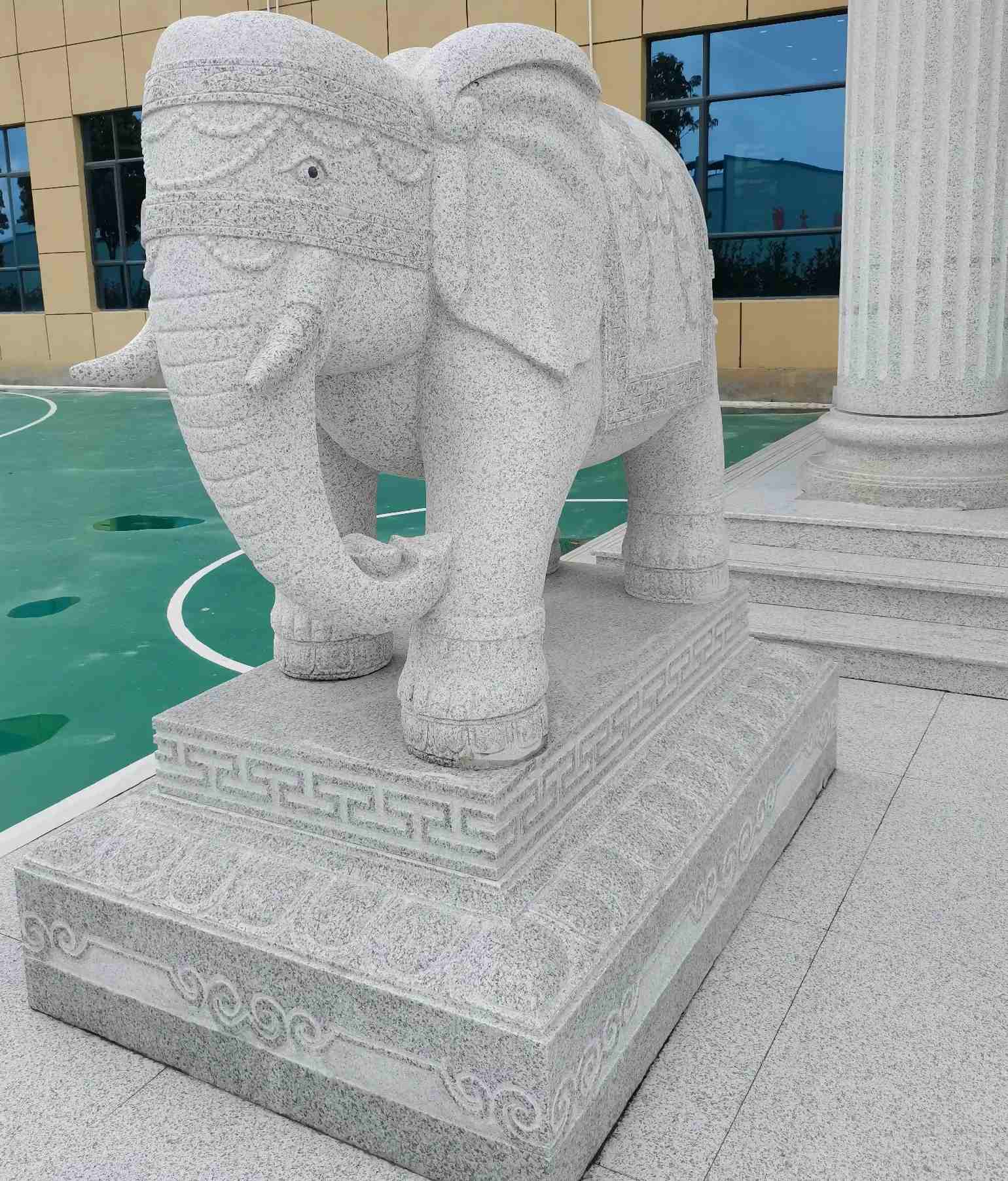威海 白麻花岗岩动物异形石雕-大象