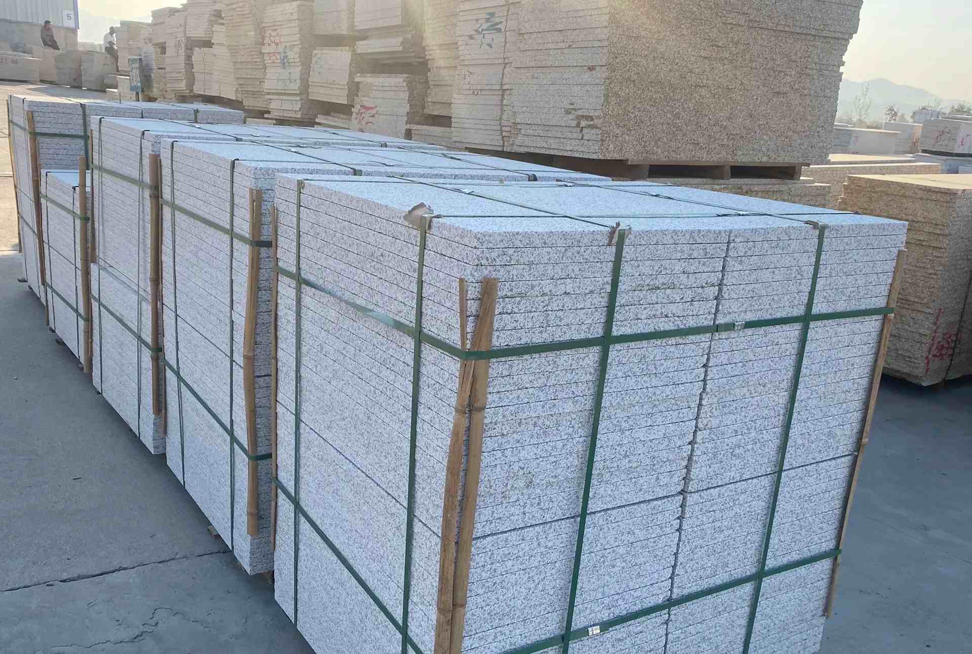 威海 白麻花岗岩荔枝面地铺石