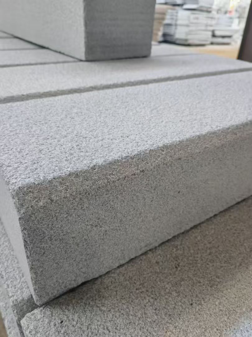 威海 芝麻灰荔枝面路沿石