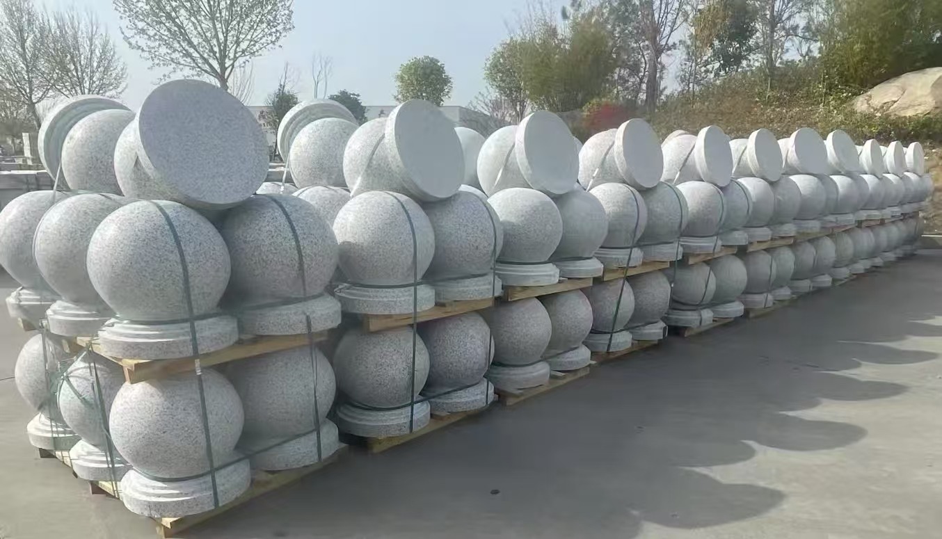 威海 白麻花岗岩石材圆球，石球，挡车球，隔离球，景观石球，风水球等