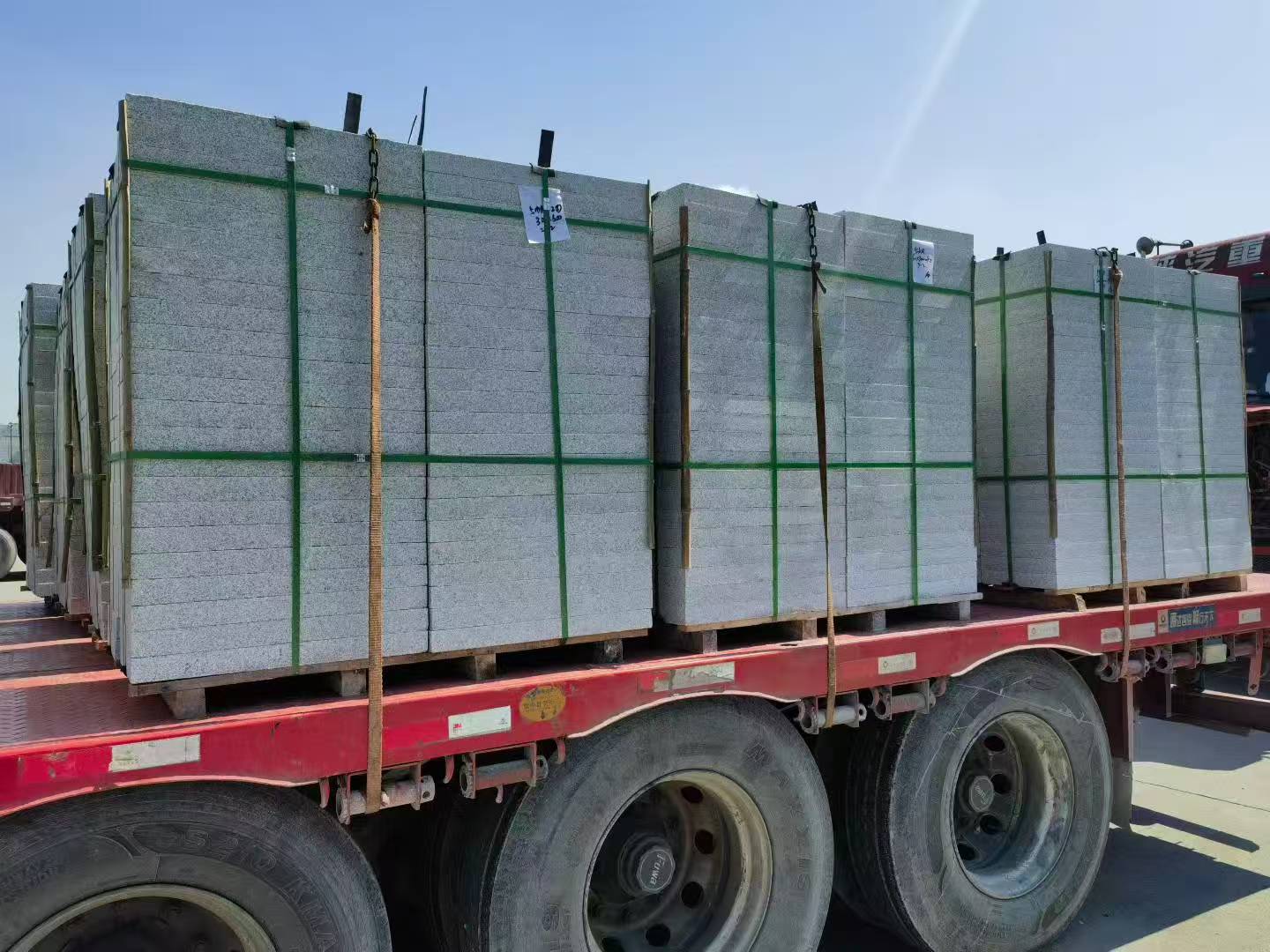 威海芝麻白花岗岩出货日常地铺石