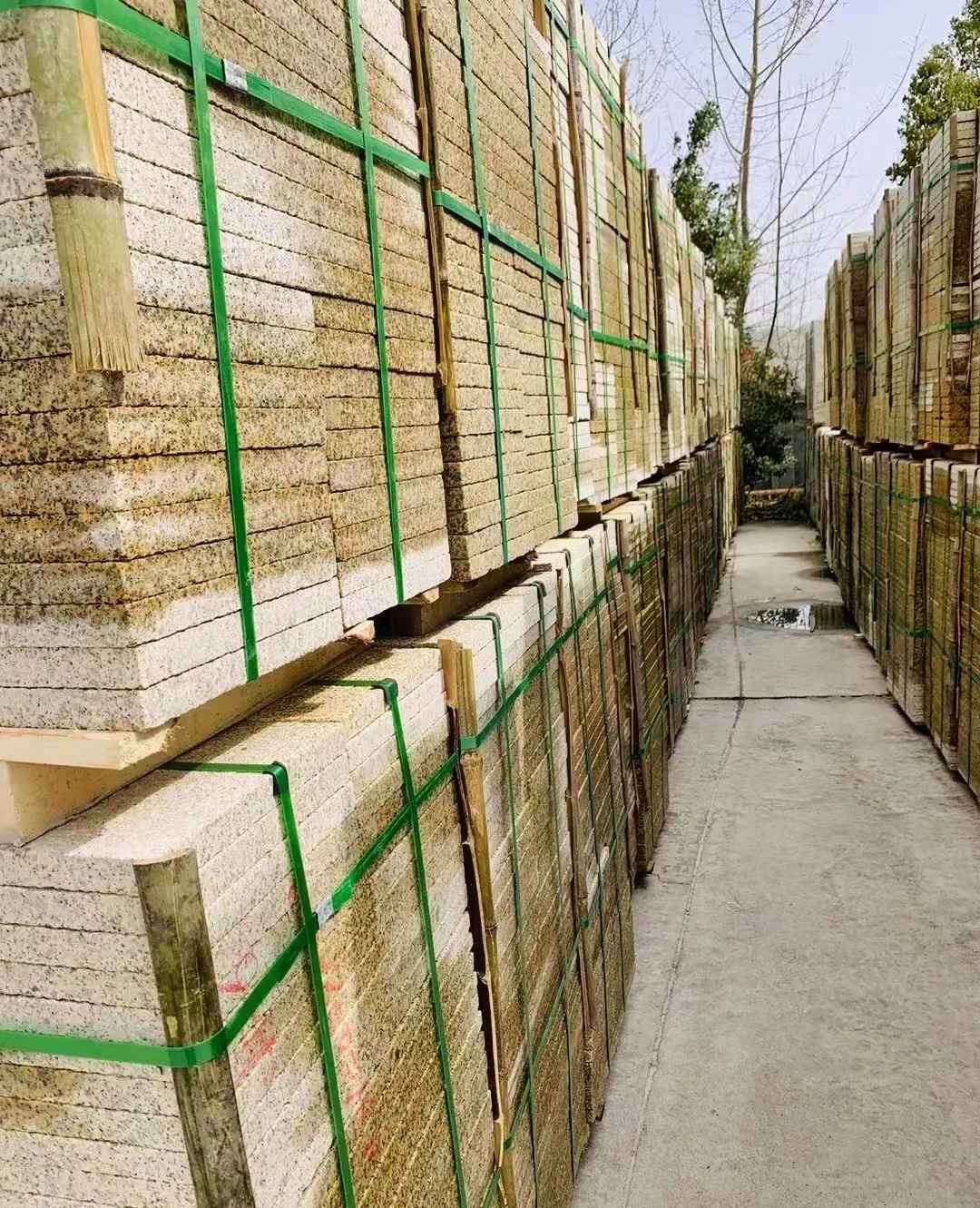 威海 黄金麻花岗岩荔枝面地铺石