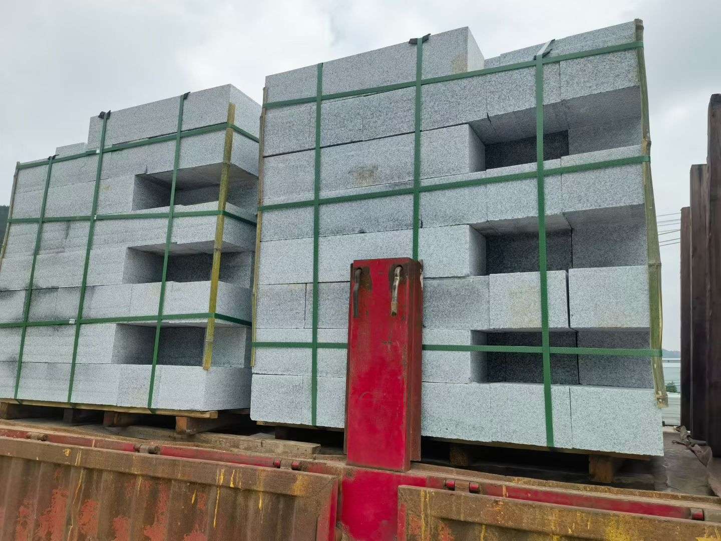 威海 芝麻白花岗岩路沿石，平石，路侧石，马路牙子，路缘石，立缘石，平缘石等