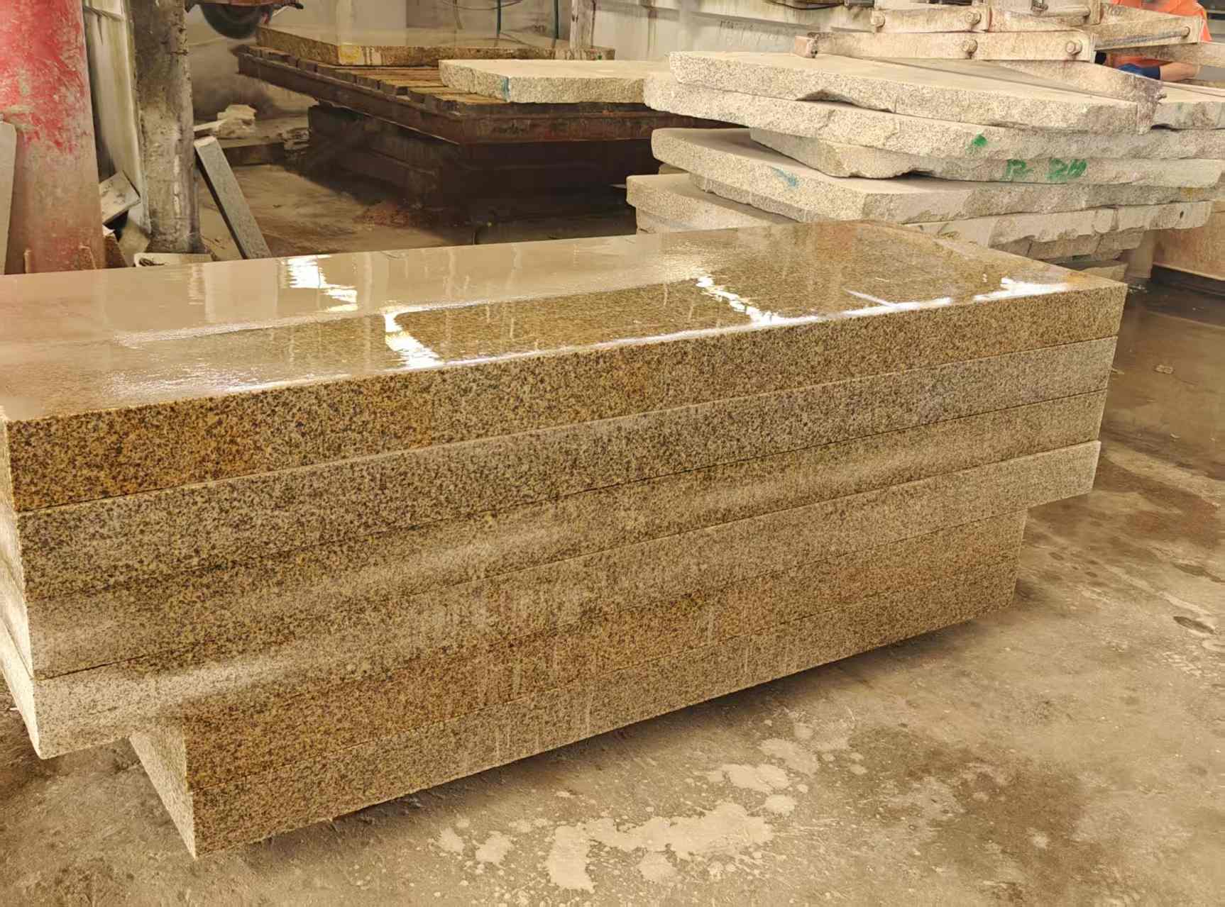 威海 黄金麻栏杆料半成品加工中